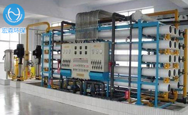電去離子(Electrodeionization 簡稱EDI)是將電滲析膜分離技術與離子交換技術有機地結合起來的一種新的制備超純水(高純水)的技術，它利用電滲析過程中的極化現(xiàn)象對填充在淡水室中的離子交換樹脂進行電化學再生。